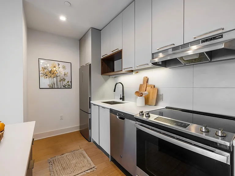 176 Woodward Ave #216 — Photo 4