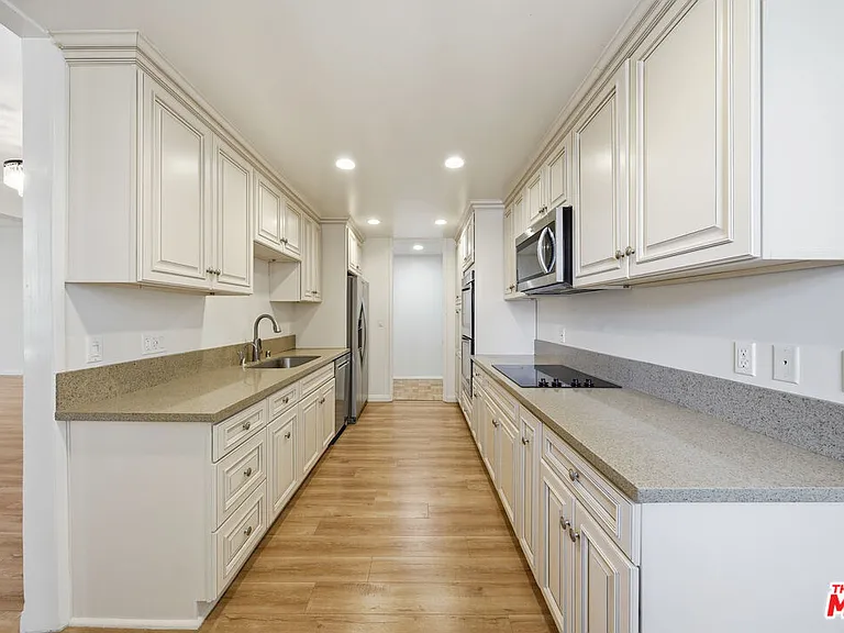 141 S Linden Dr #206 — Photo 41