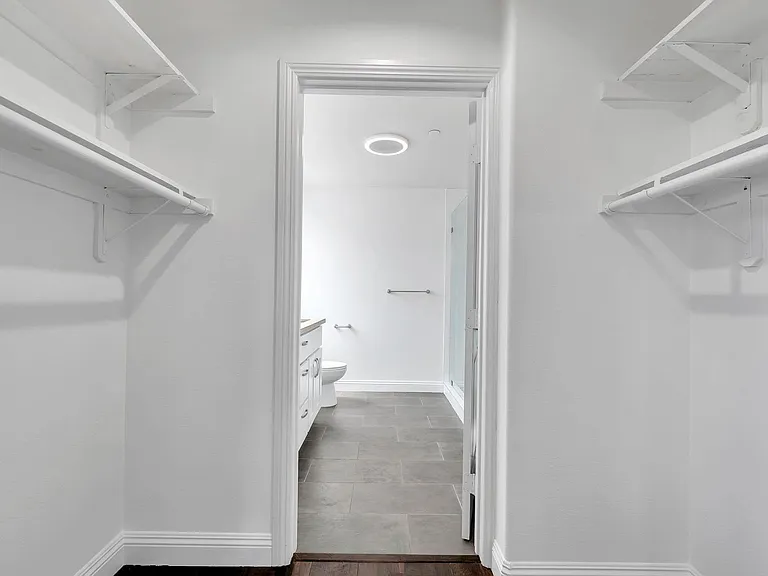 2882 W 14th St — Photo 5