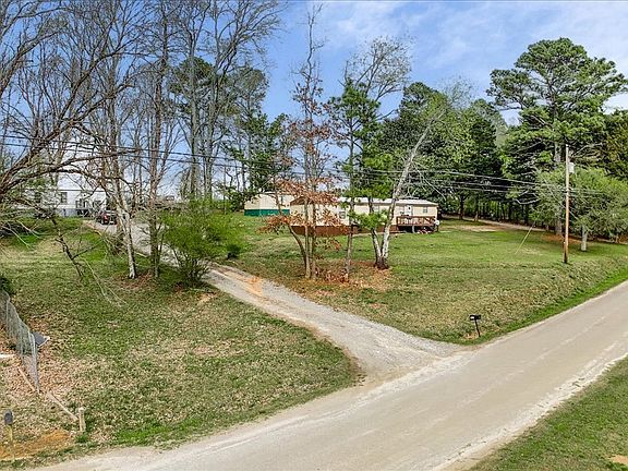 3rd image of 217 Robin Rd
