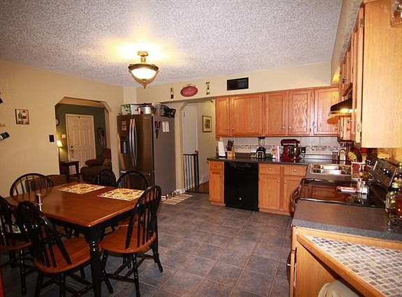 5th image of 3504 Gray Dr
