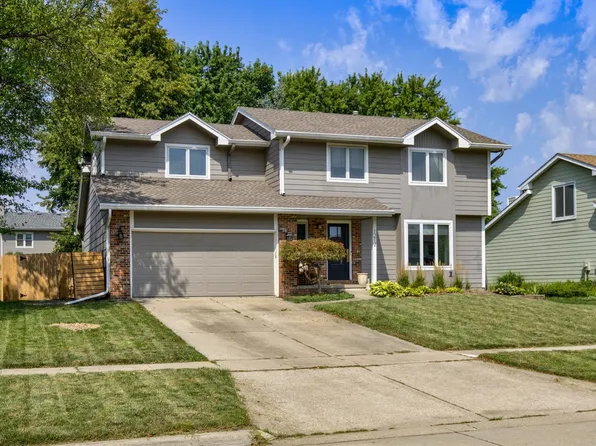 1212 57th Pl, West Des Moines, IA 50266