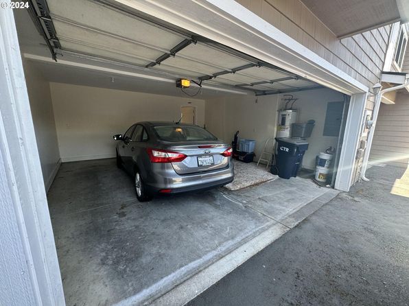 817 Easy St, Brookings, OR 97415