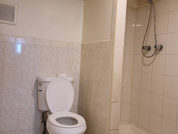 3rd image of 66-09 Almeda Ave #1