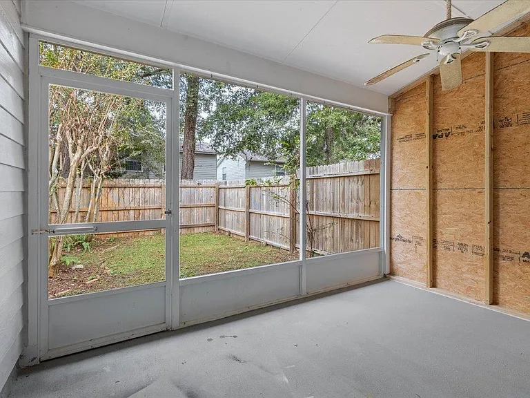 2510 Golden Park Ln — Photo 31