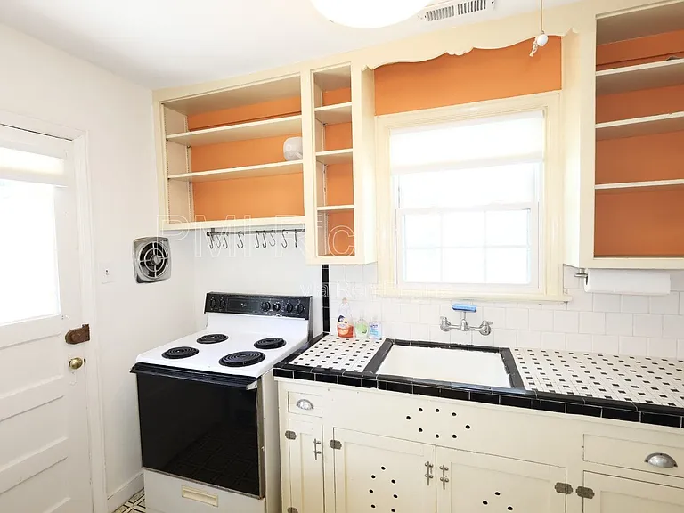 904 Maple Ave — Photo 14