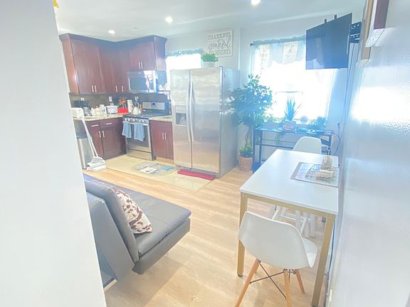 4th image of 8620 124th St #3
