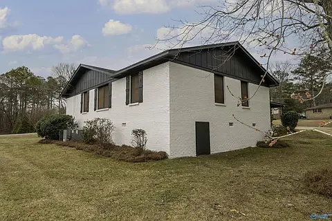 106 Stacy Ln — Photo 2