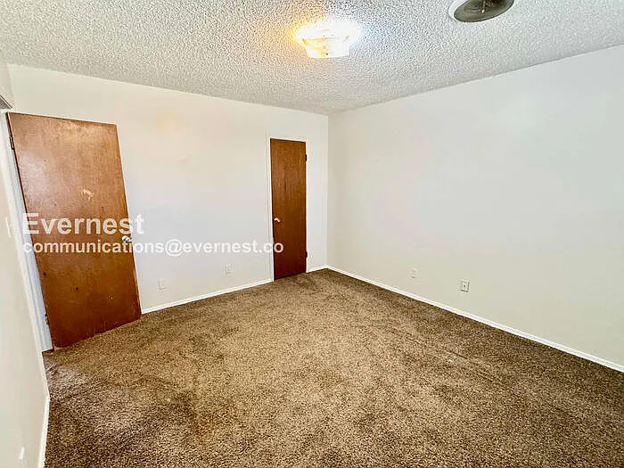 909 E Quincy St #4 — Photo 12