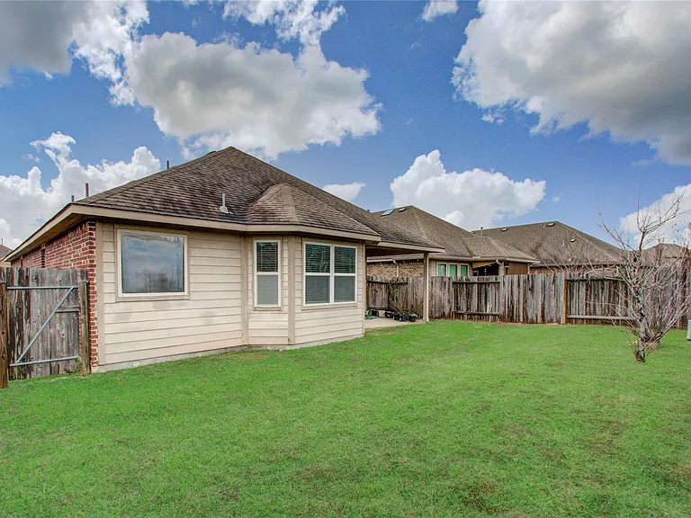 8710 Austin Thomas Dr — Photo 33