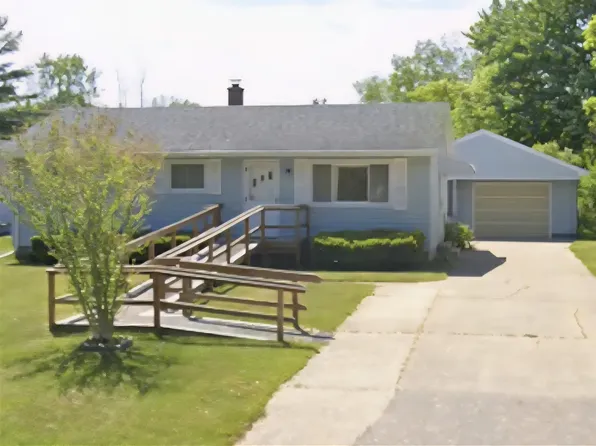 837 S Powell Rd, Essexville, MI 48732