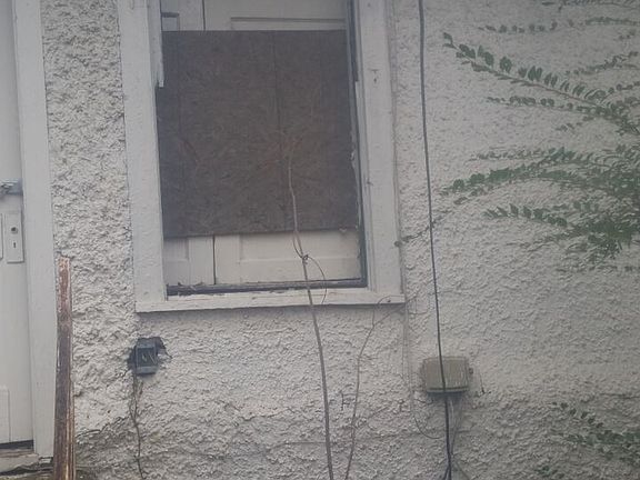 2nd image of 1162 Greenlaw Ave