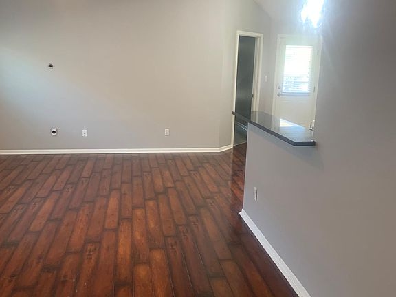 4th image of 1607 Parkfield Cir