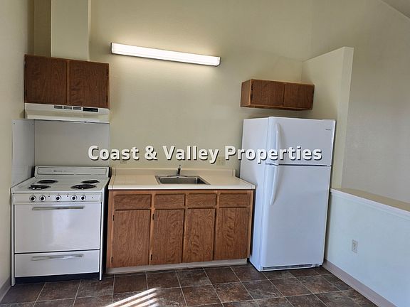 3rd image of 425 Queen St #4713635BA