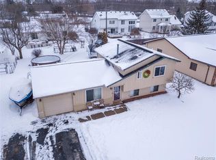 229 Wainwright St, Novi, MI 48377
