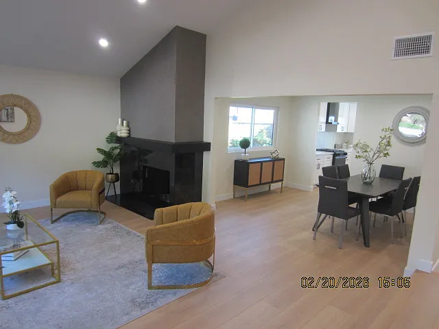 2615 Woodstock Ln — Photo 2