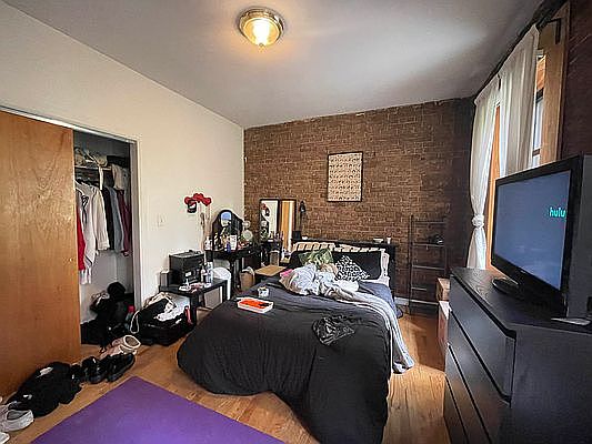 5th image of 328 E 55th St APT 12