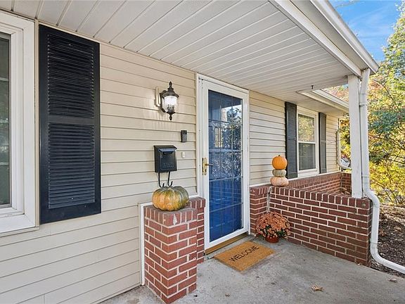 2nd image of 7681 Rainbow Dr