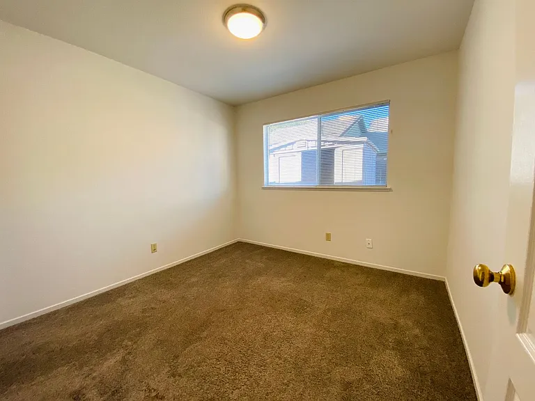 271 Allport Dr — Photo 14