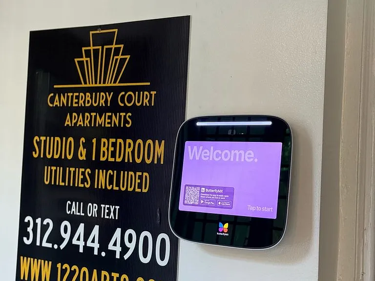Canterbury Court Apartments — Photo 39
