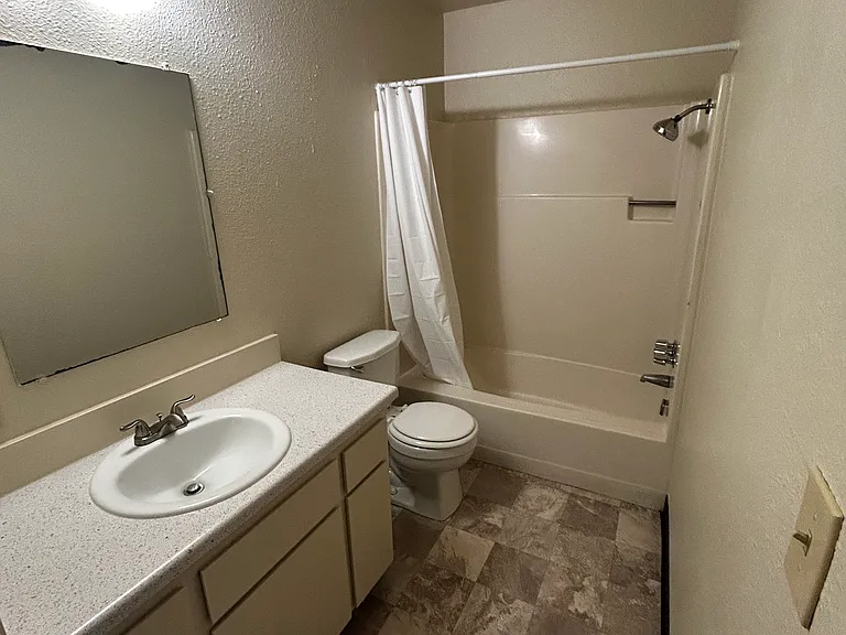 1317 Carver Rd #4 — Photo 8