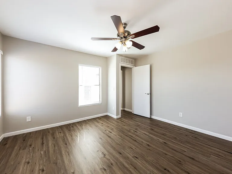 12530 W Willow Ave — Photo 9