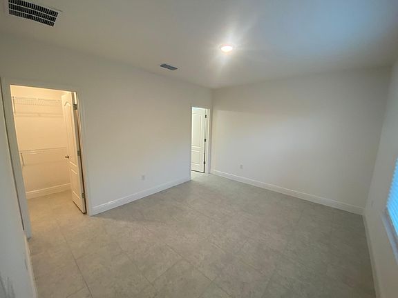 5th image of 2821 Westwood Ave