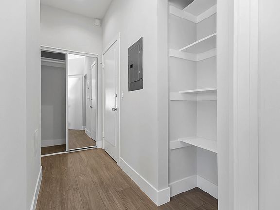 5th image of 40 Tiffany Ave #12