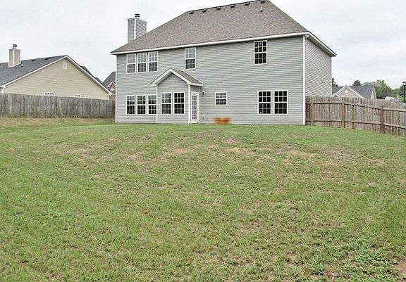 4th image of 13 Oakwood Dr