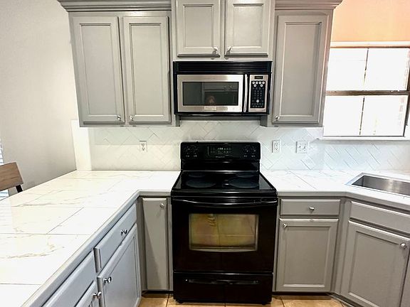 4th image of 40303 Crestridge Dr