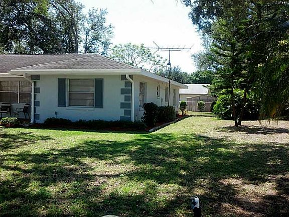 2nd image of 903 E Heron Cir