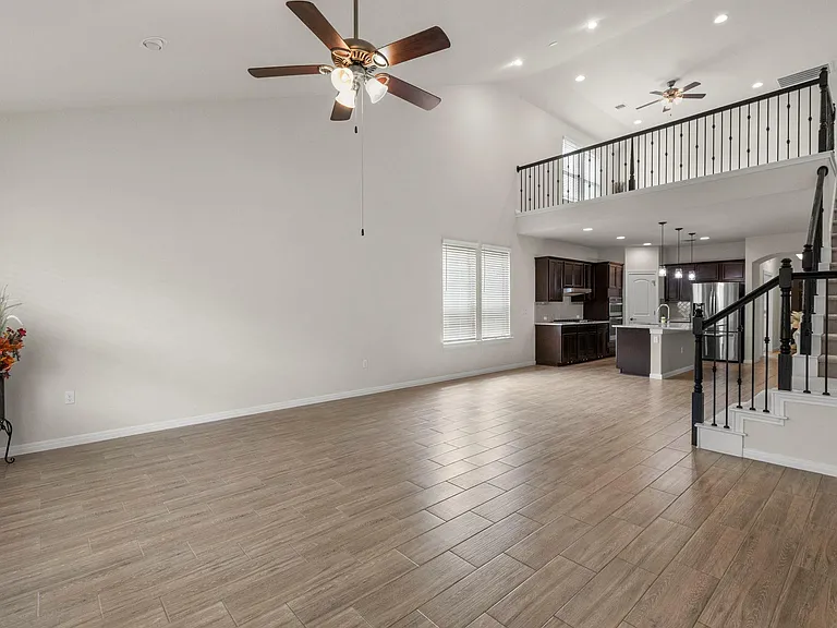 9802 Acero Dr — Photo 16