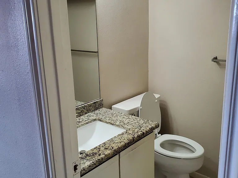 5113 Lindsay St #3 — Photo 3