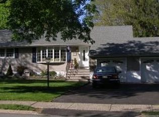 77 Glen Ave, Paramus, NJ 07652