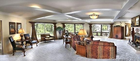 8-sided family room