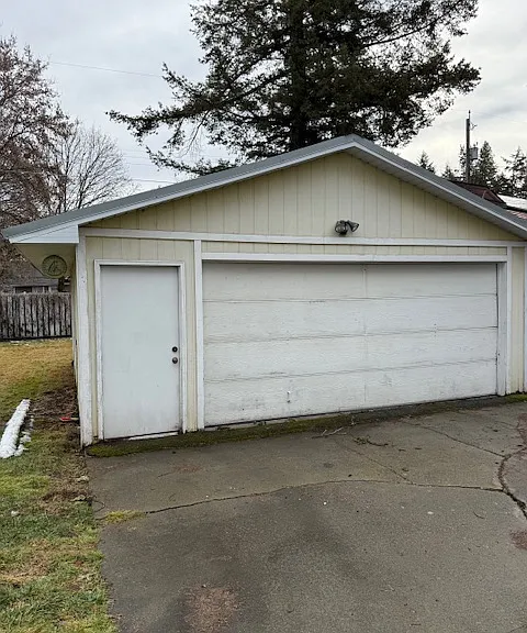 807 S Fiske St — Photo 13