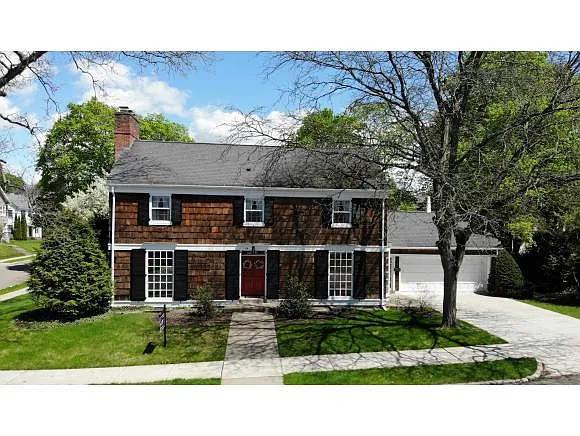 44 Laurel Ave photo 1