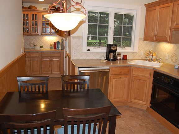 Kitchen/Butler's Pantry