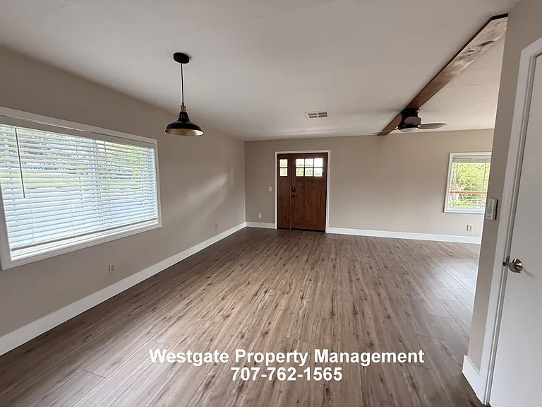 965 Eastman Ln — Photo 27