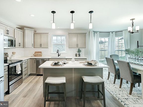5th image of Abbey Plan At 7 Fisher Dr