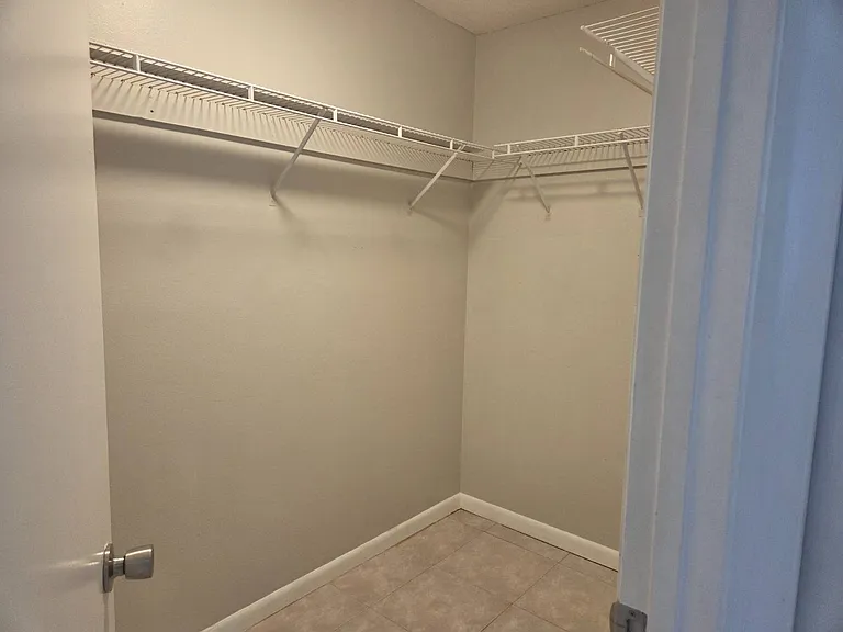 208 Mirador Dr — Photo 11