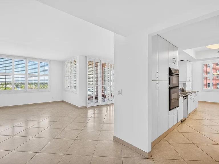 2100 N Ocean Blvd #8-B — Photo 7