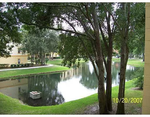 Balcony Facing Pond - 5614 Pinnacle Heights Cir #201