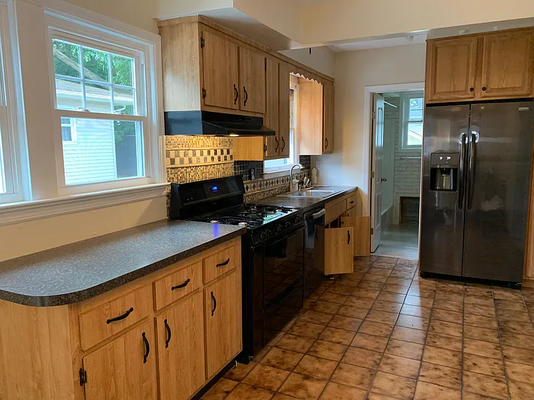 91 Sylvester Ave #1 — Photo 6