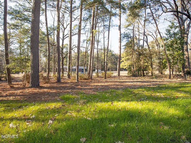 901 Glendale Dr — Photo 4