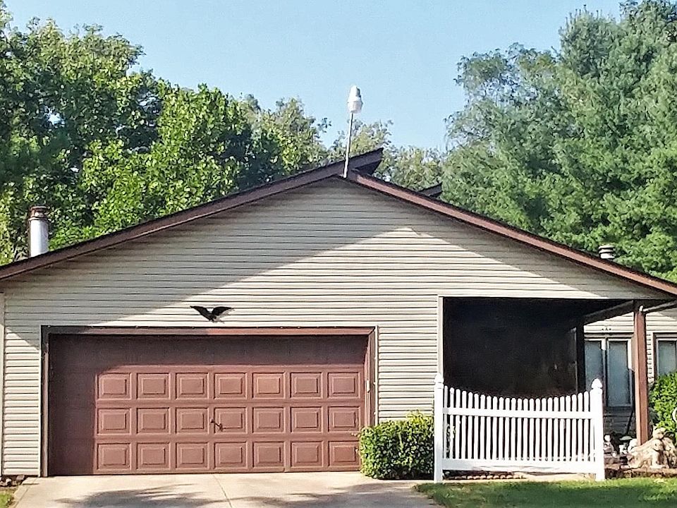 1st image of 557 Laurel Dr SW