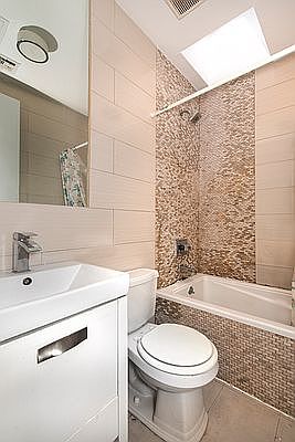 4th image of 310 Tompkins Ave #6