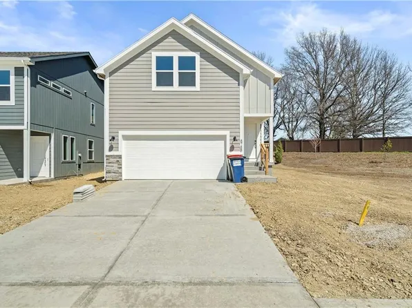 8829 SW 9th Ter, Blue Springs, MO 64064