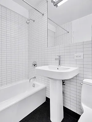 Rented by Cooper & Cooper Real Estate | media 16