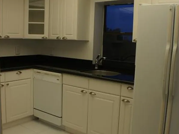 16300 Golf Club Rd APT 518, Weston, FL 33326